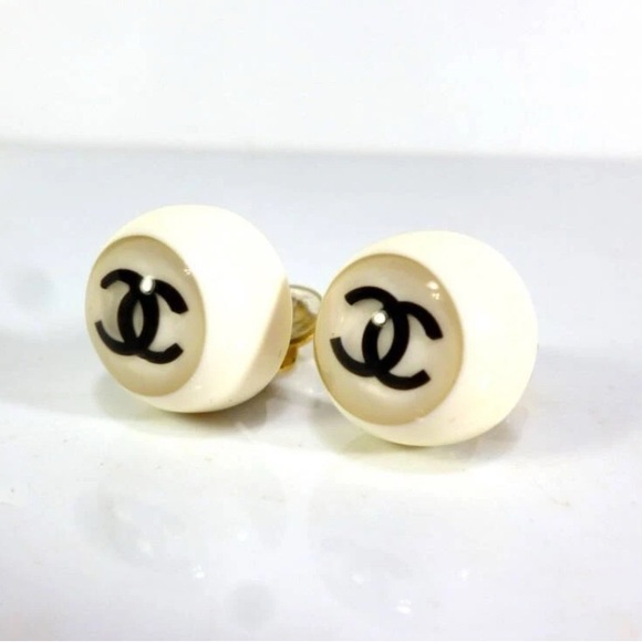 CHANEL Vintage Resin CC Earrings - Picture 1 of 4